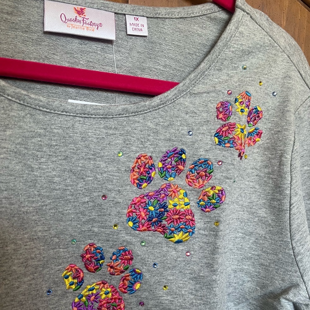 NWT Quacker Factory Petal Paws French Terry Embroidered Top‎ 🐾 - Picture 2 of 4